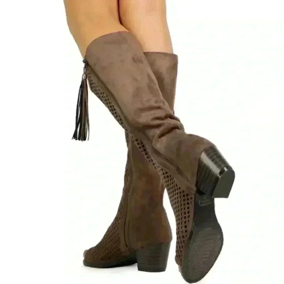 NIB!Natural Breeze-Faux Suede Perforated Chunky Heel Tassel Boots Size 9 - Picture 3 of 12